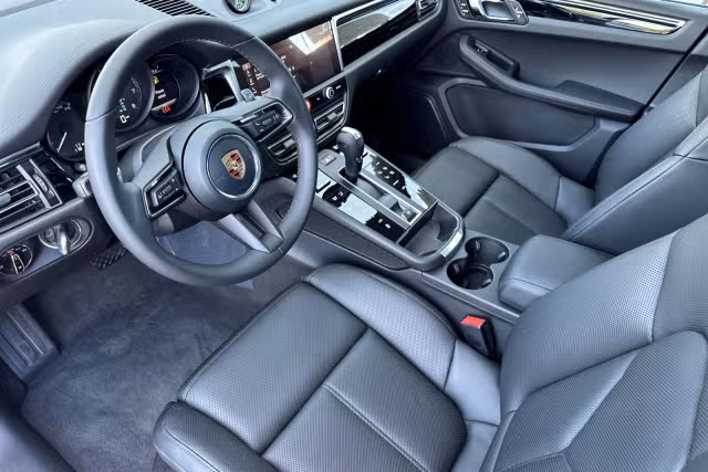 2026 Porsche Macan Base - Photo 26