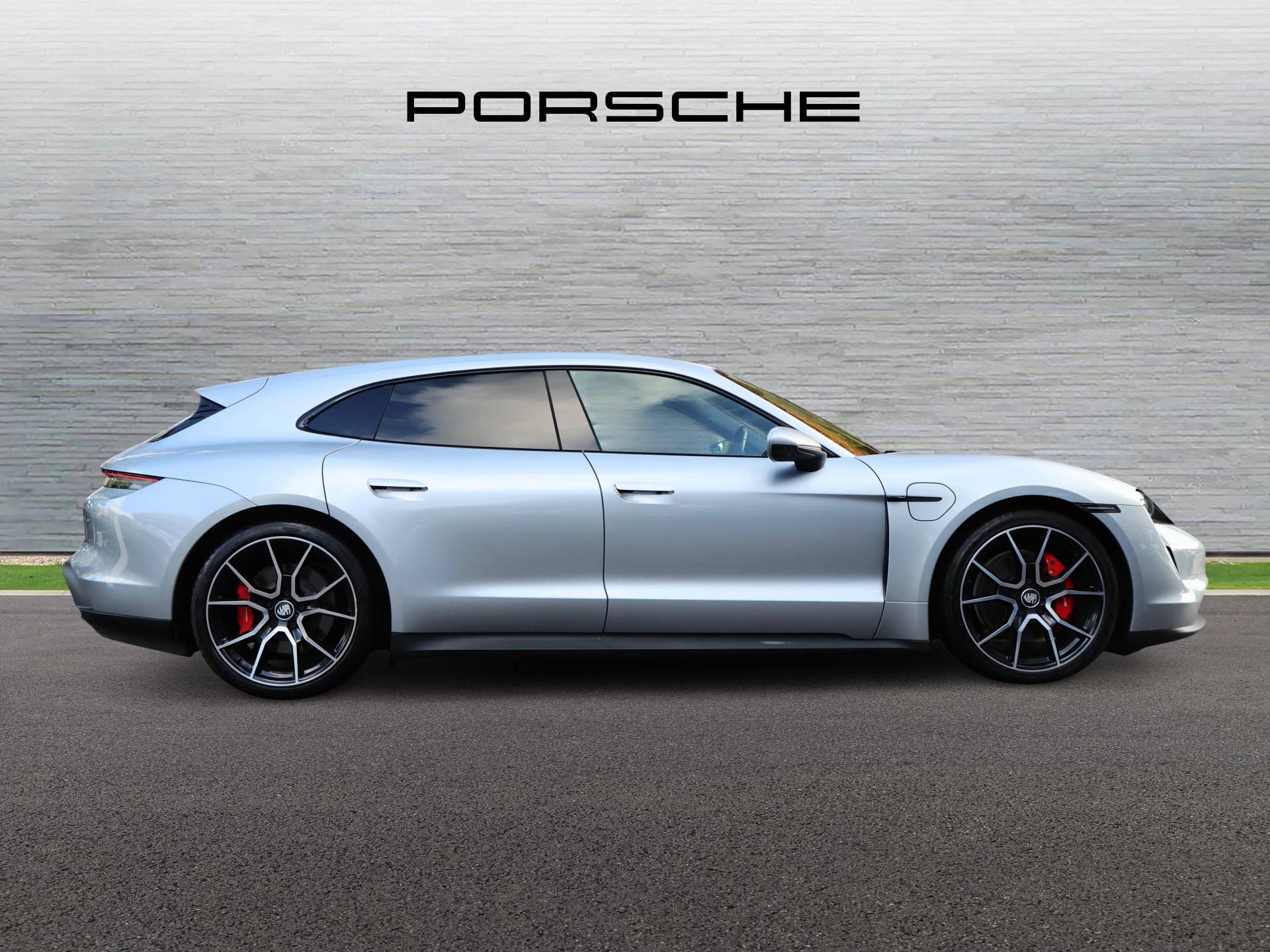 Taycan 4S Sport Turismo, photo 2 of 42