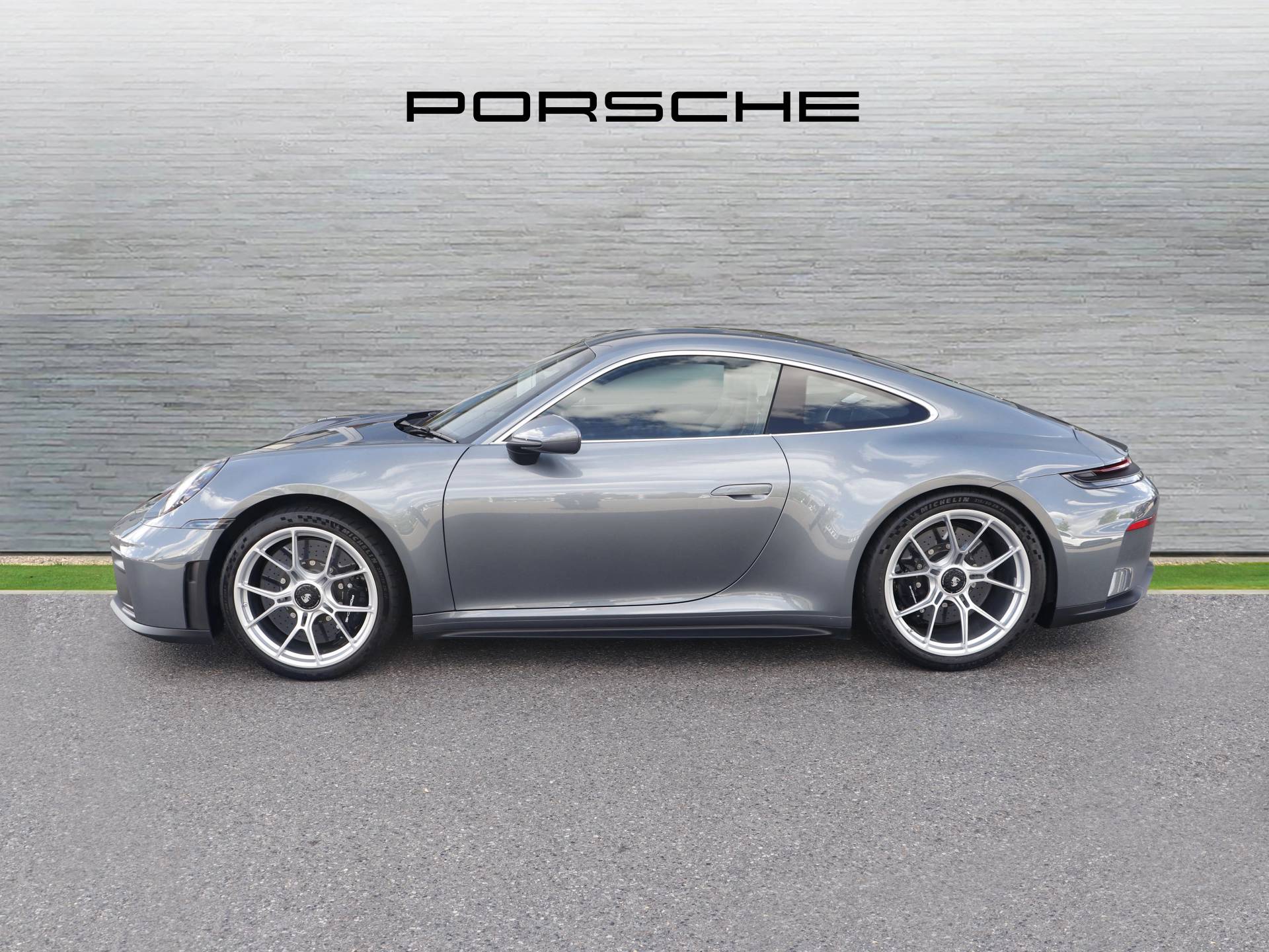 911 GT3 Touring, photo 2 of 35