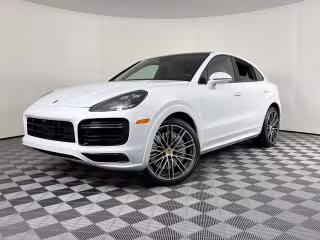 2023 Porsche Cayenne Turbo's photo