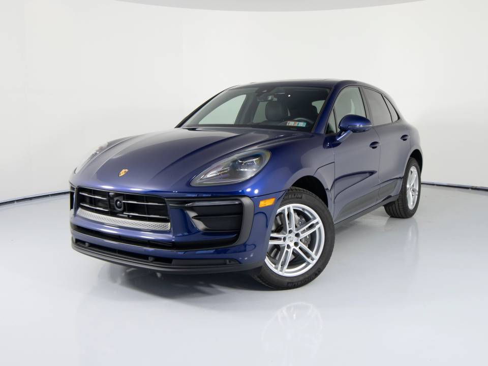 2025 Porsche Macan Base