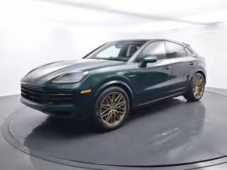 2025 Porsche Cayenne S E-Hybrid's photo