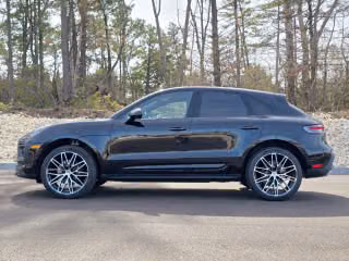 2026 Porsche Macan T - Photo 9