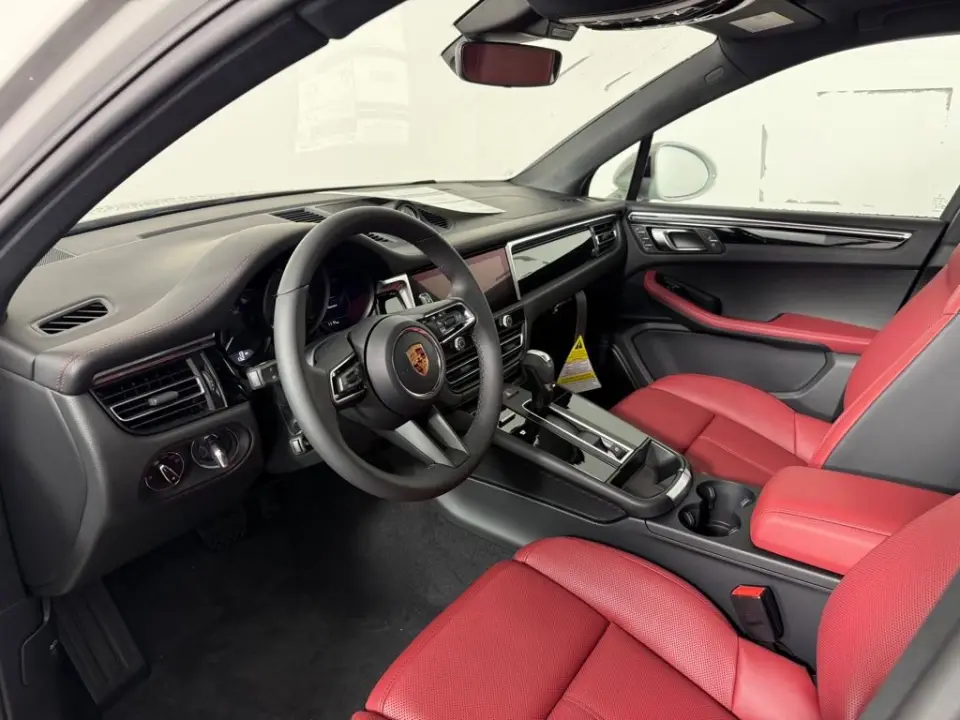 2026 Porsche Macan Base - Photo 31