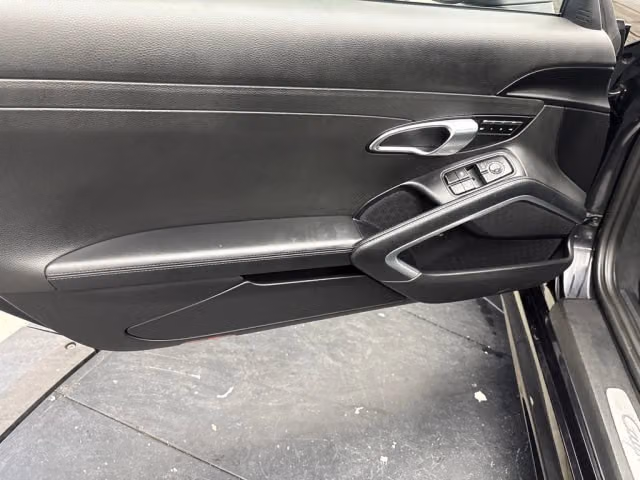 2025 Porsche 718 Base - Photo 18