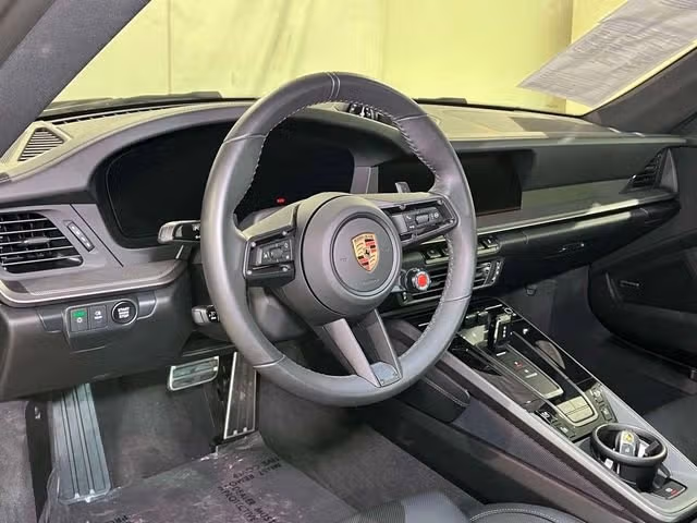 2025 Porsche 911 S - Photo 27