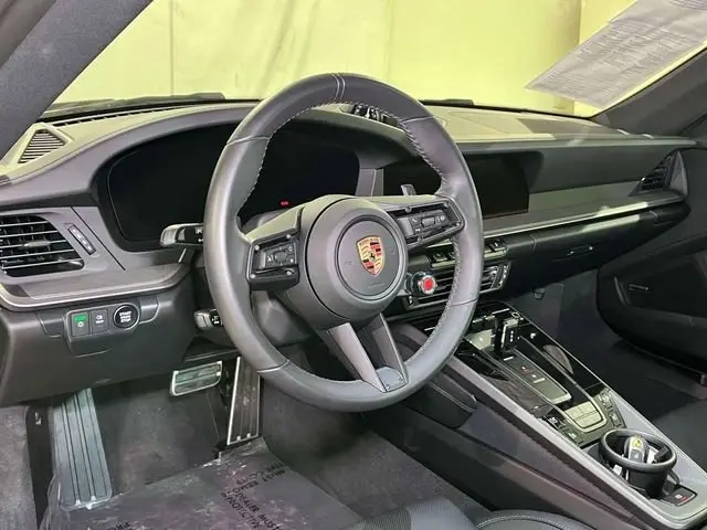2025 Porsche 911 S - Photo 31