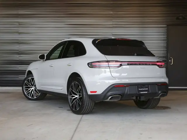 2025 Porsche Macan Base - Photo 22