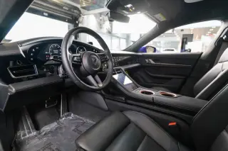 2025 Porsche Taycan Turbo - Photo 29