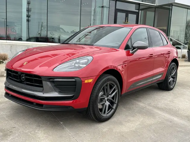 2026 Porsche Macan T - Photo 6