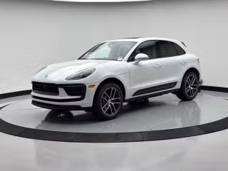 2026 Porsche Macan -'s photo