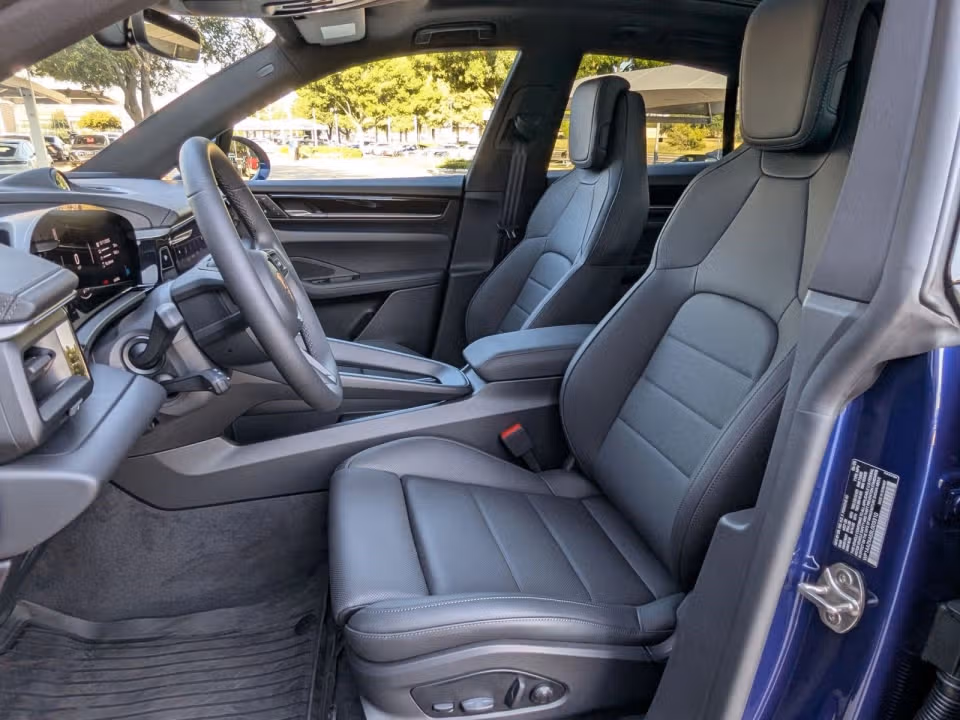 2025 Porsche Macan Base - Photo 35