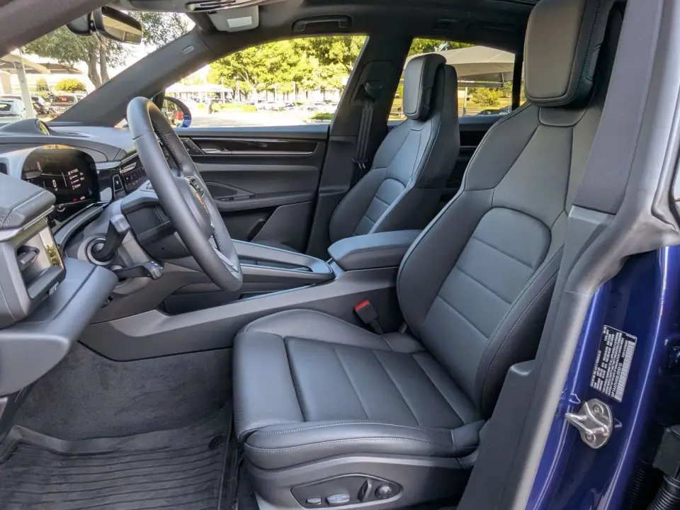 2025 Porsche Macan Base - Photo 39