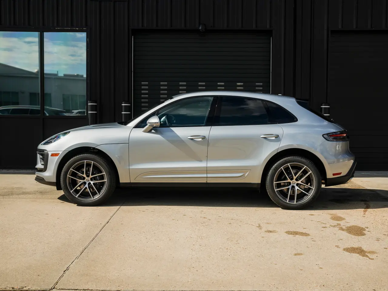 2026 Porsche Macan - Photo 16