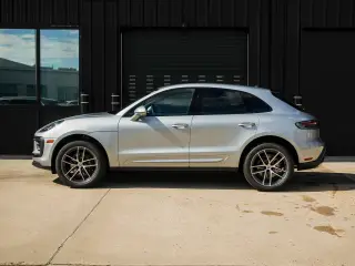 2026 Porsche Macan - Photo 13