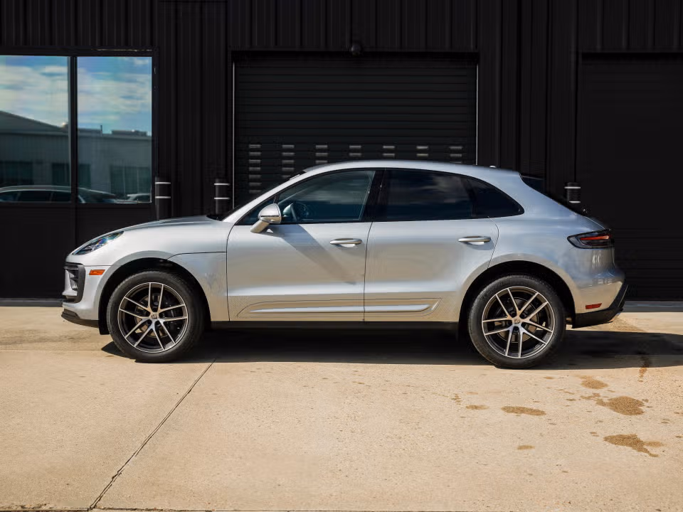 2026 Porsche Macan - Photo 11