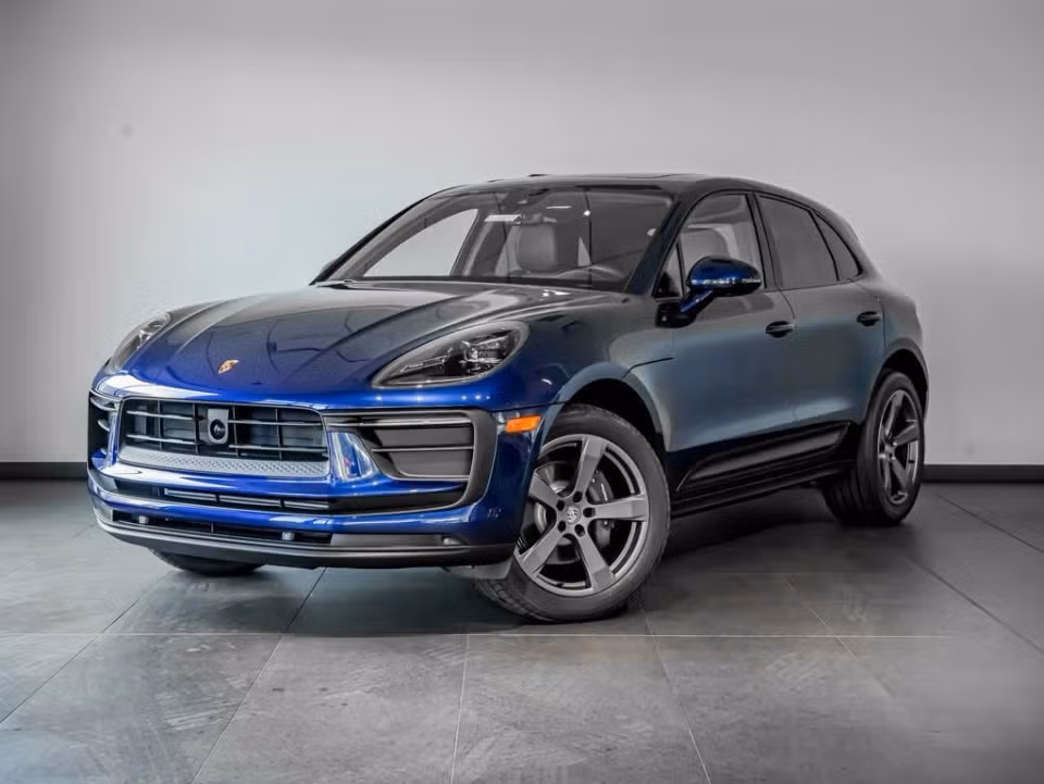2026 Porsche Macan - Photo 3