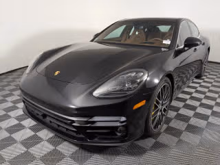 2023 Porsche Panamera Turbo S's photo