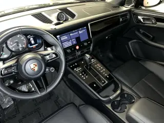 2026 Porsche Macan - Photo 29
