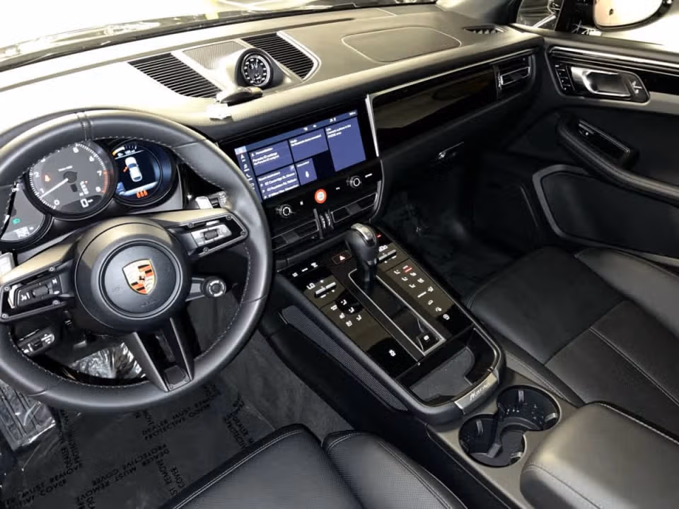 2026 Porsche Macan - Photo 27