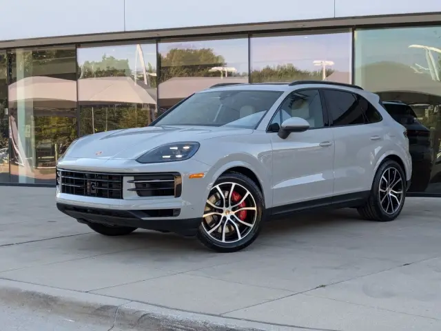 2026 Porsche Cayenne S E-Hybrid - Photo 6