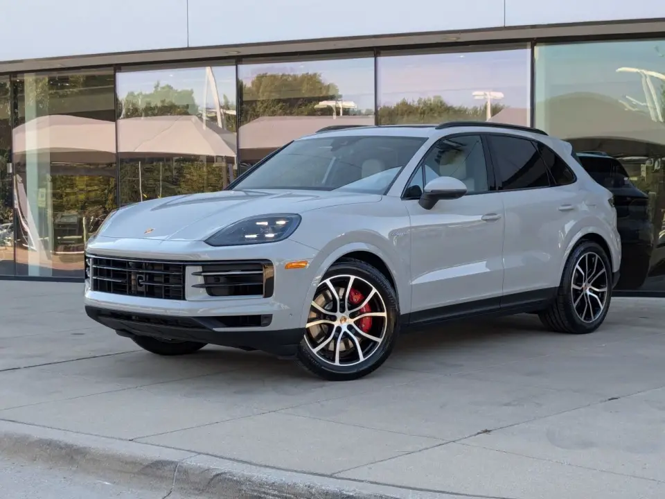 2026 Porsche Cayenne S E-Hybrid - Photo 7