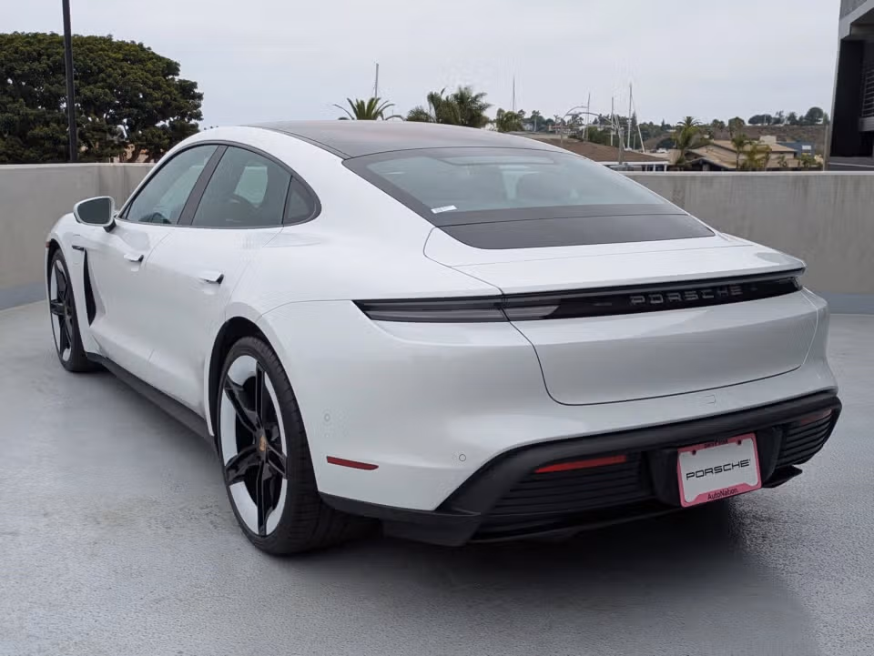 2025 Porsche Taycan Base - Photo 19