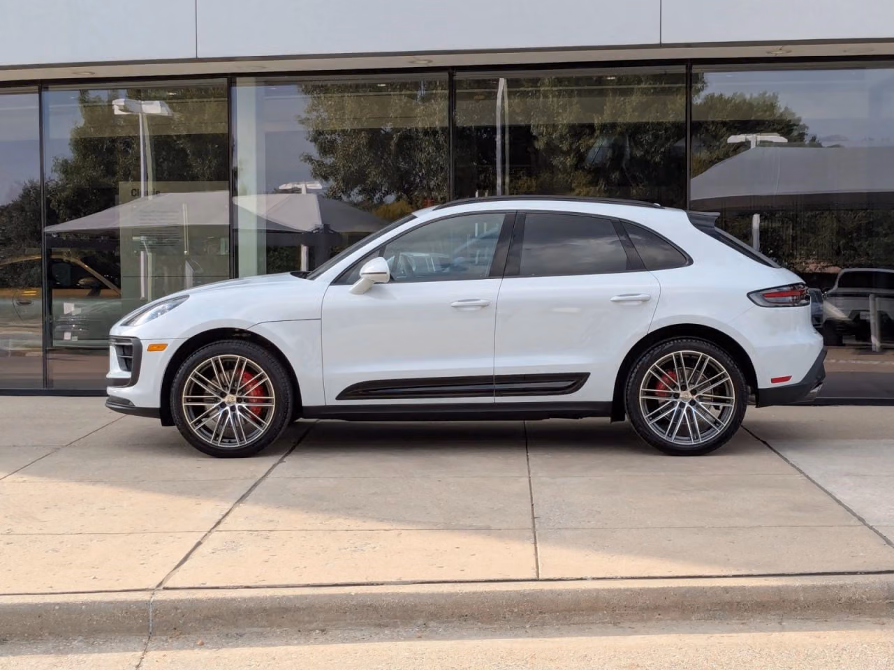 2026 Porsche Macan S - Photo 12