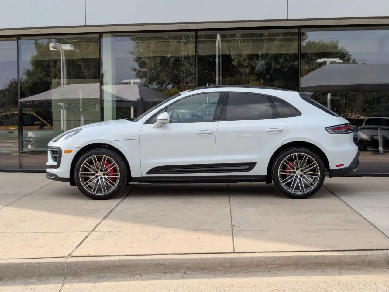 2026 Porsche Macan S - Photo 16