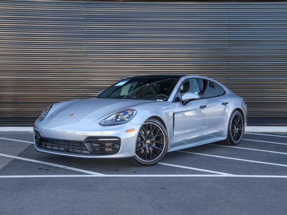 2023 Porsche Panamera Base