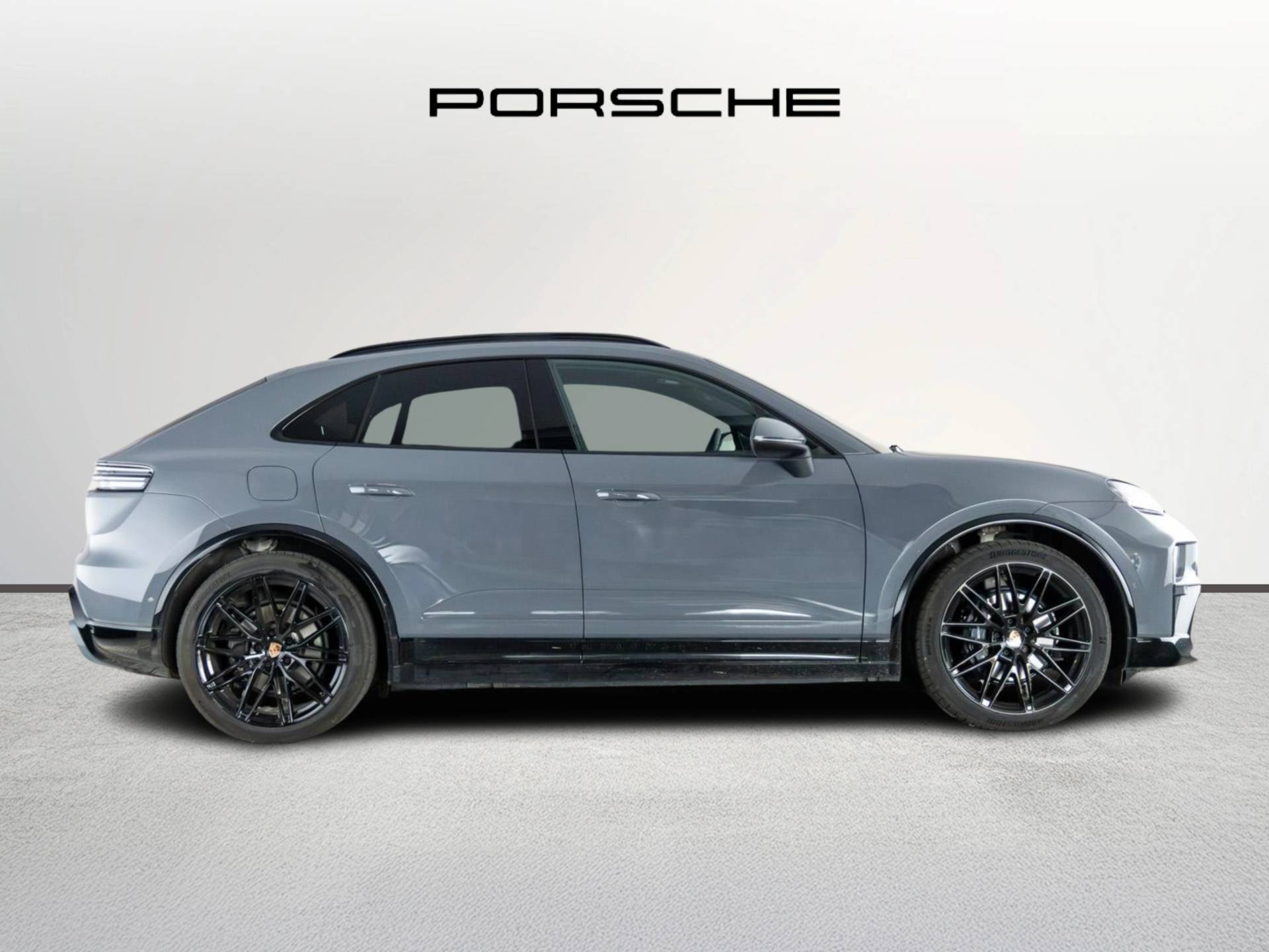 Macan, photo 2 of 39