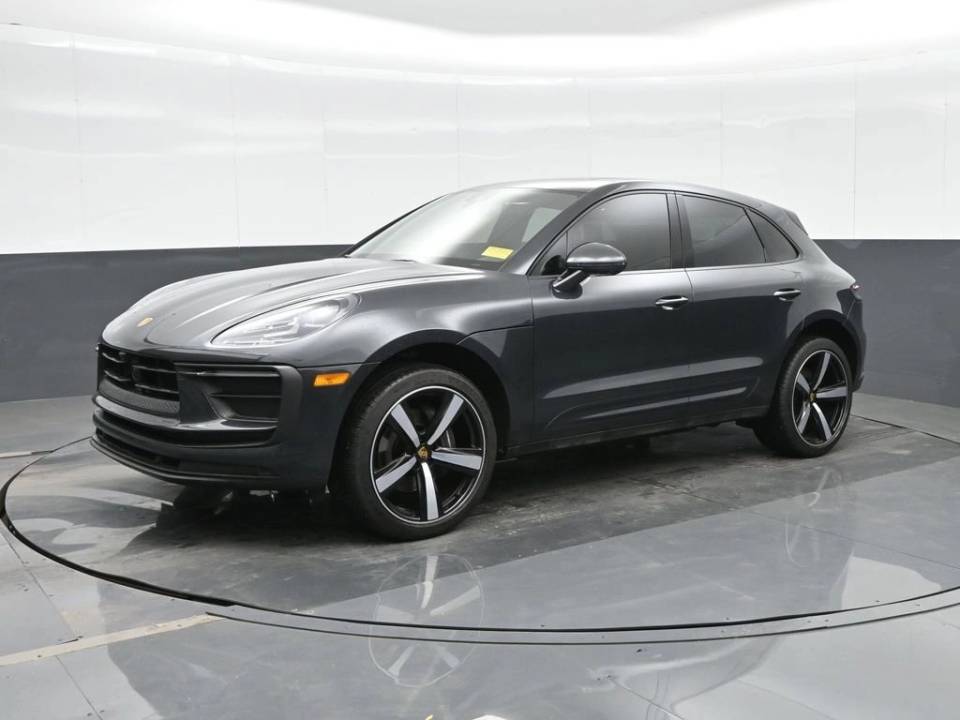 2023 Porsche Macan Base