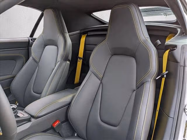 2026 Porsche 911 GTS - Photo 35
