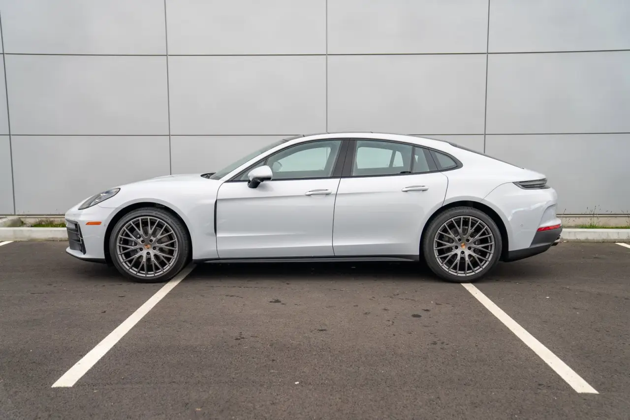 2026 Porsche Panamera Base - Photo 16