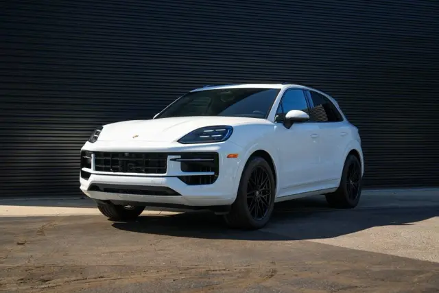 2026 Porsche Cayenne Base - Photo 6