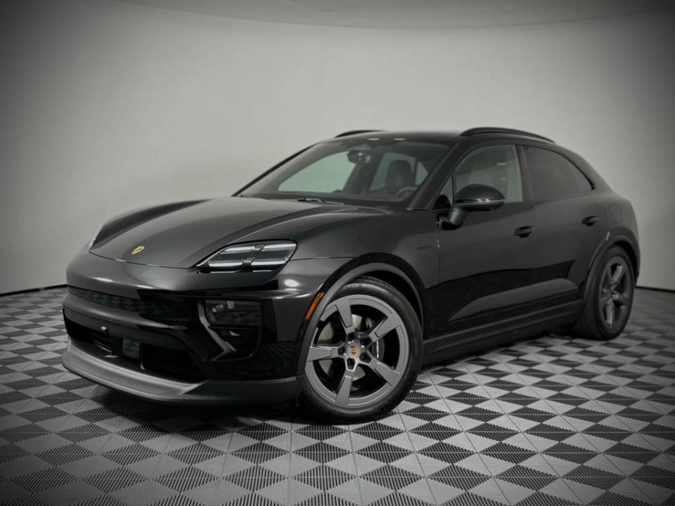 2025 Porsche Macan