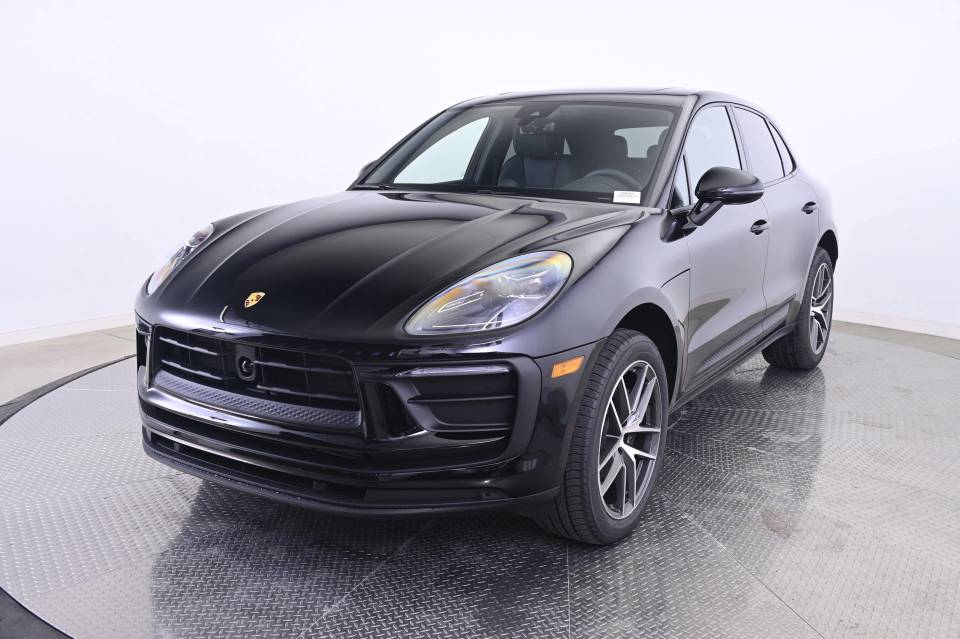 2026 Porsche Macan Base