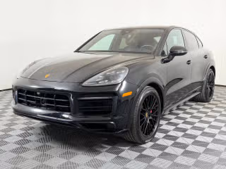 2023 Porsche Cayenne GTS's photo