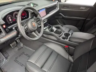2026 Porsche Cayenne S E-Hybrid - Photo 29