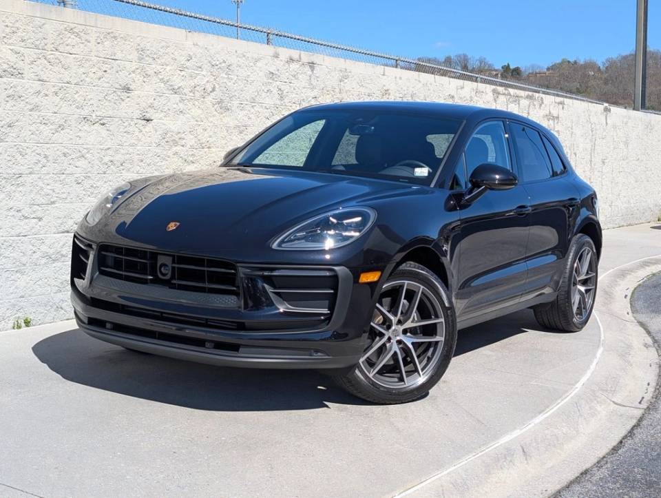 2025 Porsche Macan T