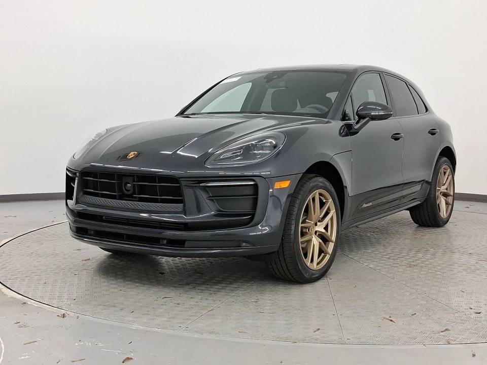 2026 Porsche Macan Base