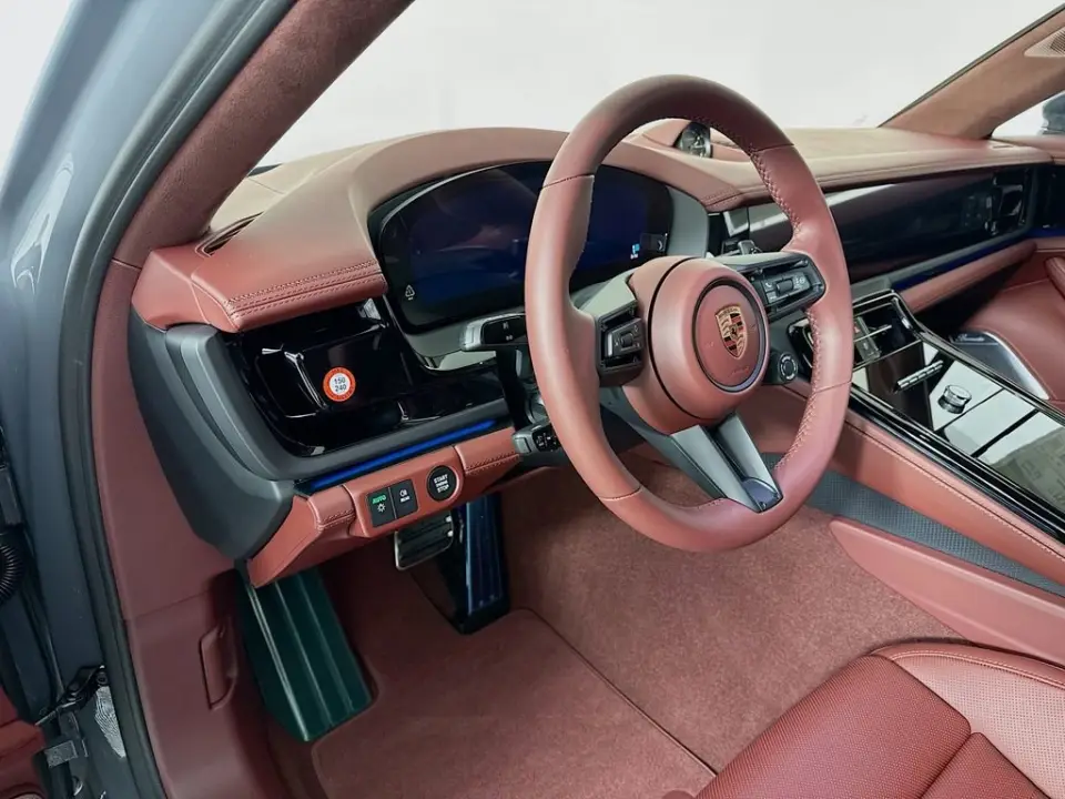 2026 Porsche Panamera 4 E-Hybrid - Photo 31
