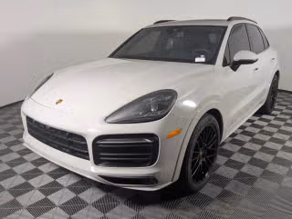 2023 Porsche Cayenne GTS's photo