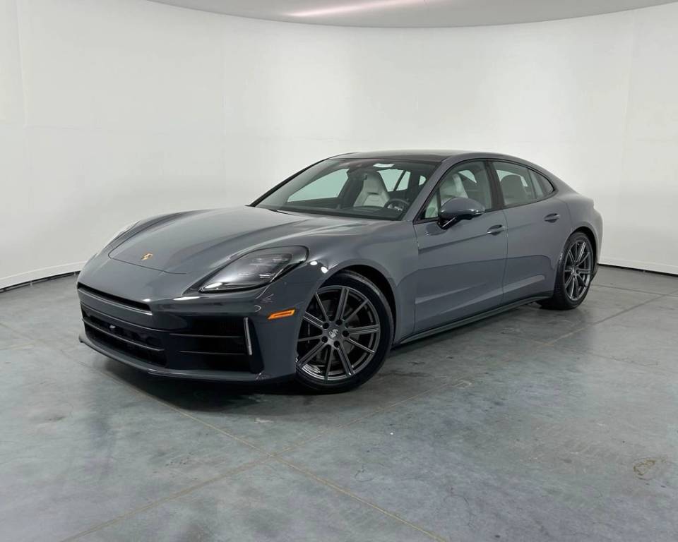 2026 Porsche Panamera 4