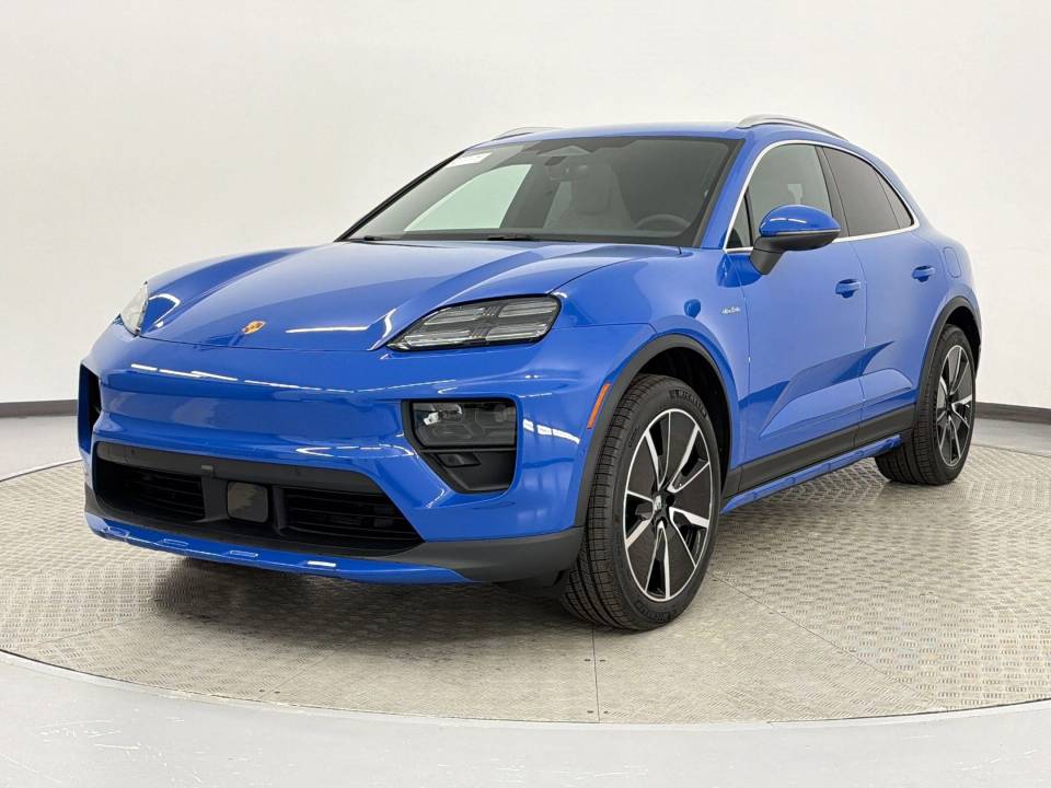 2026 Porsche Macan Base