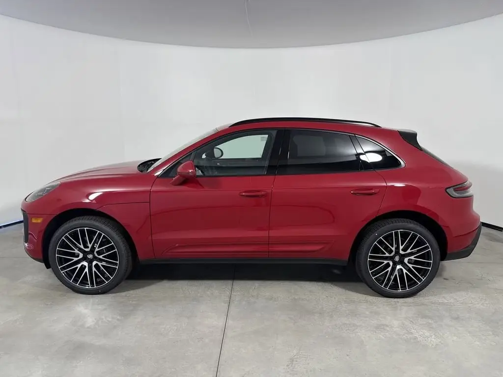 2025 Porsche Macan - Photo 16