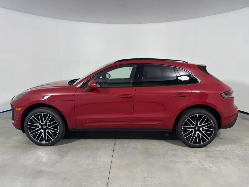 2025 Porsche Macan - Photo 15