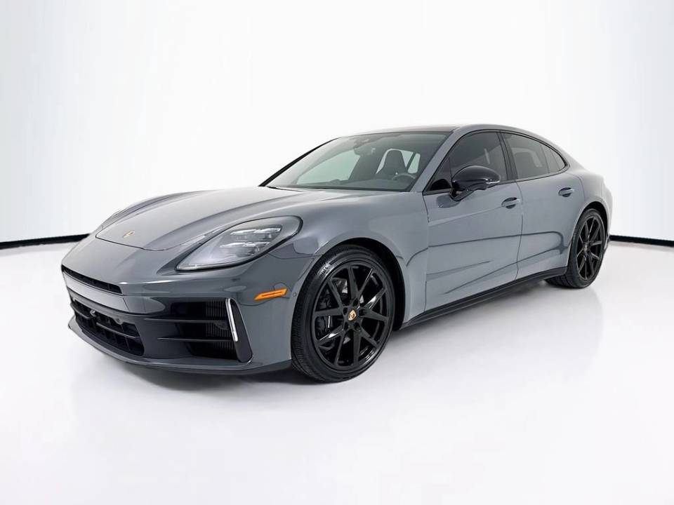 2026 Porsche Panamera 4