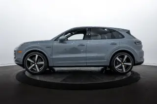 2026 Porsche Cayenne S E-Hybrid - Photo 13