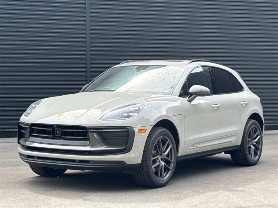 2025 Porsche Macan T